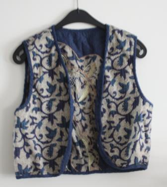 Blauw cream bewerkte print vestje