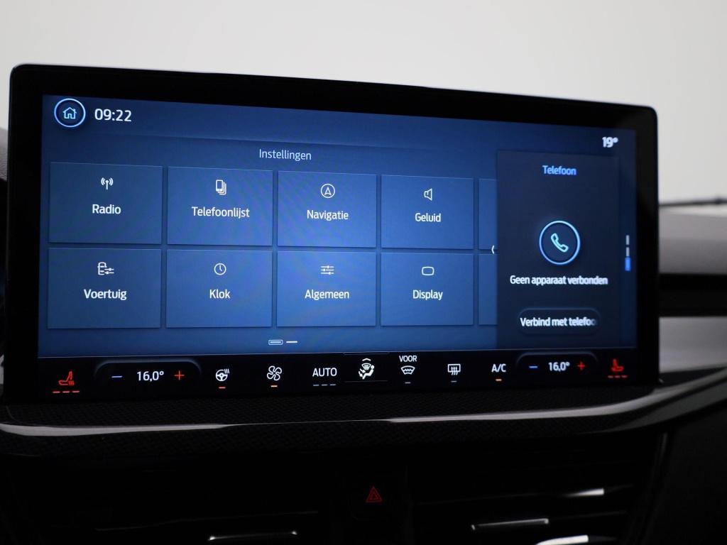 Ford Focus wagon 1.0 ecoboost st line x business | climate control | adapti