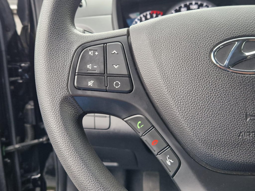 Hyundai I 10 1.0i comfort | carplay | bluetooth | cruise control | navigati