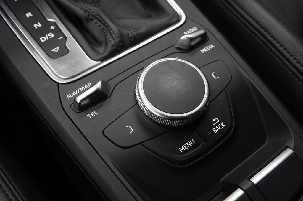 Audi Q2 1.0 tfsi sport | pdc | 19" | leder | stoelverw. |