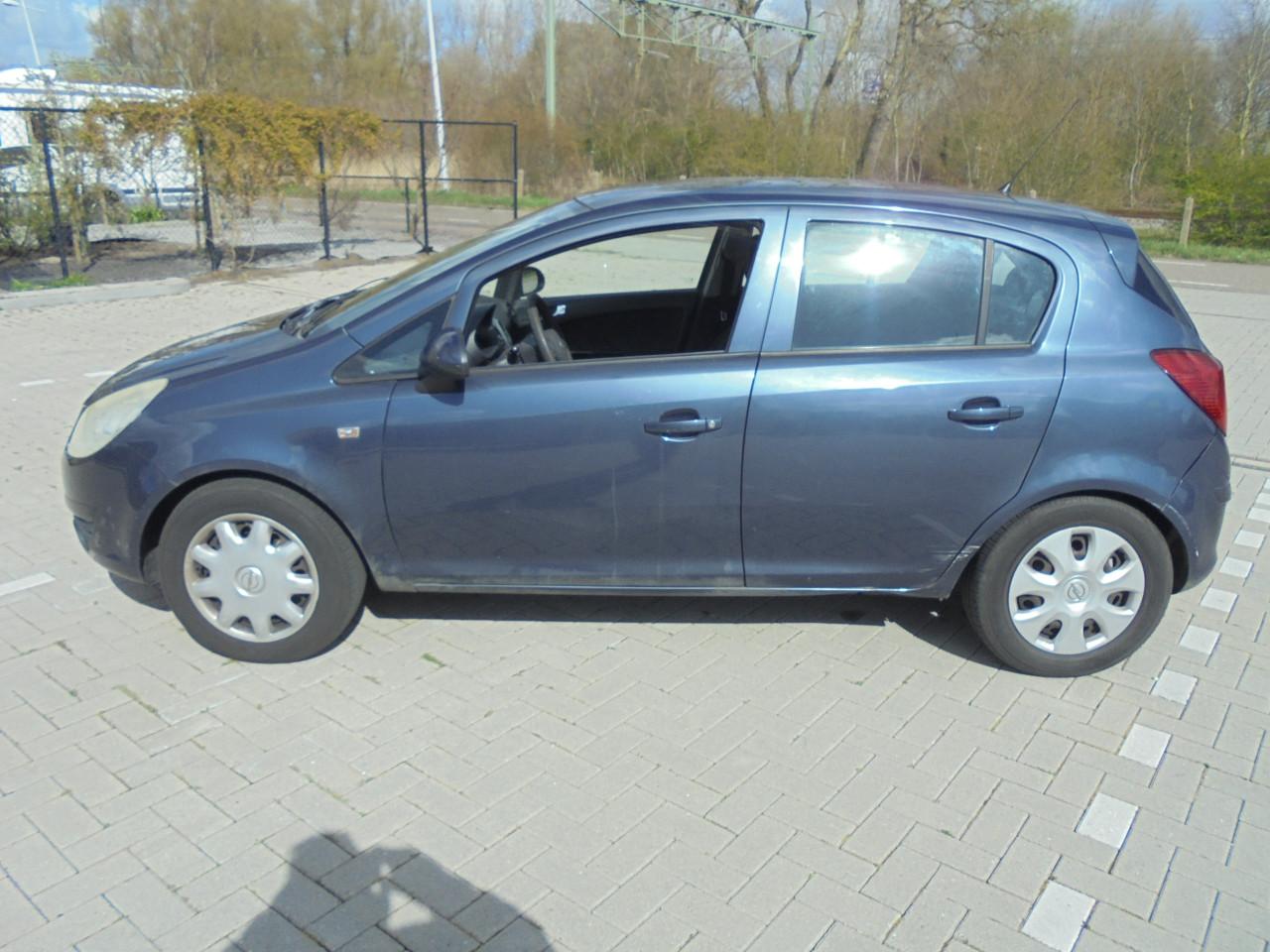 Corsa 1.2-16V bouwjaar 2008 met N.A.P de Apk is tot December 2026 € 895