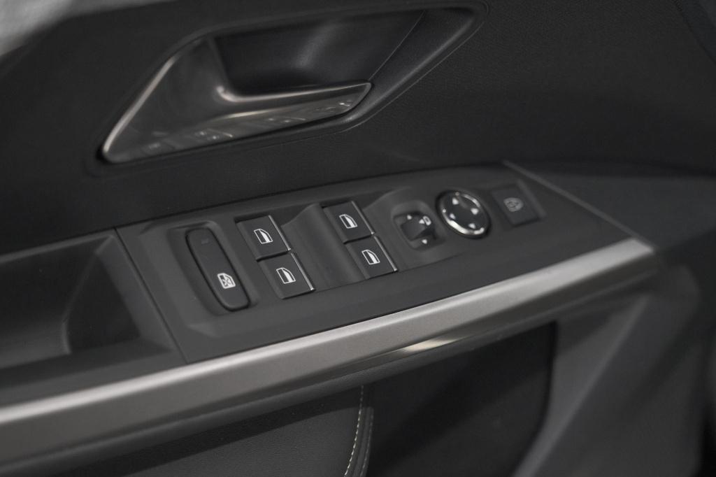 Peugeot 3008 1.2 hybrid 145 gt | 360 camera | adaptieve cruise control | st