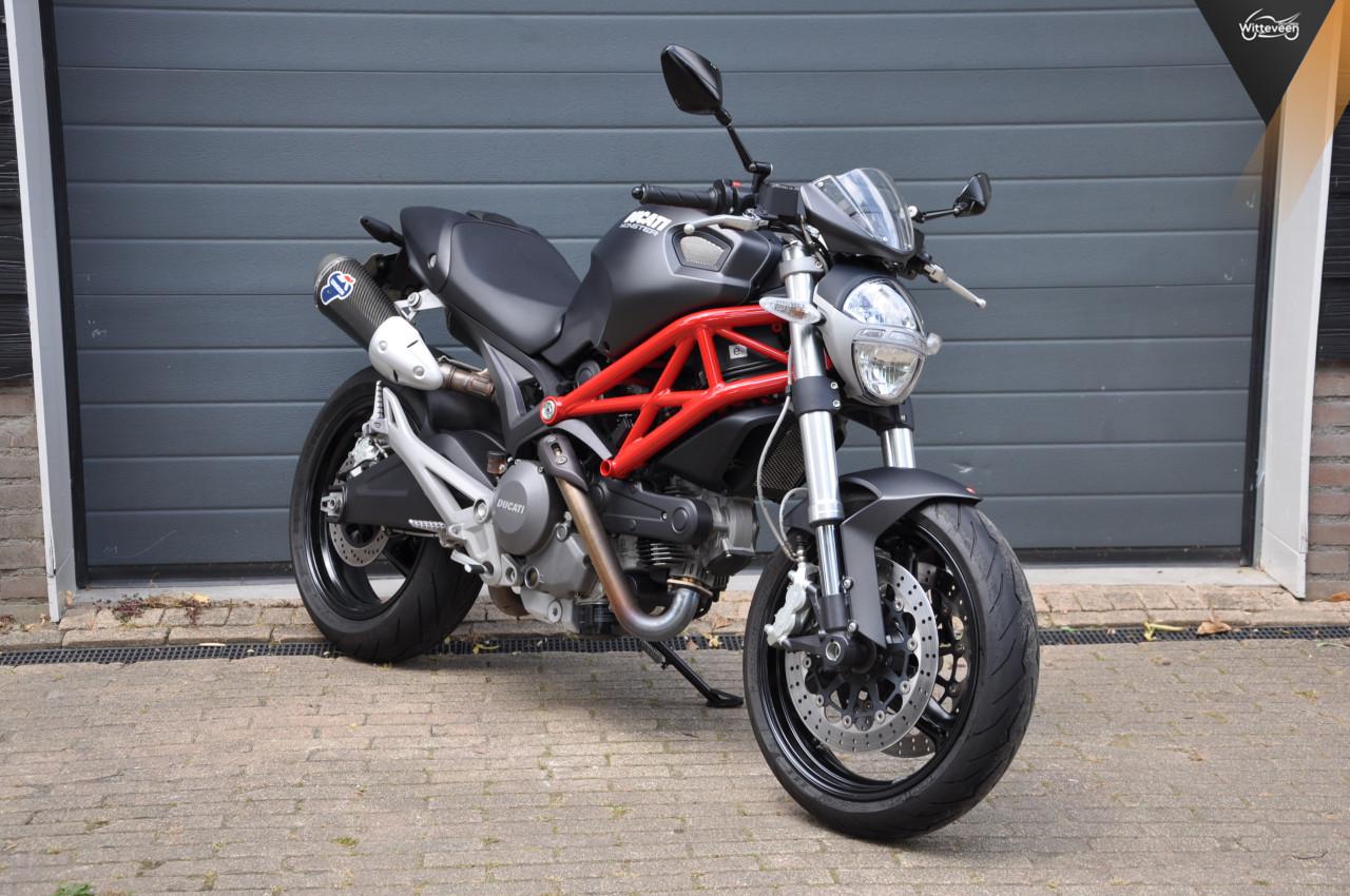 Ducati Monster 696 8100 kms!