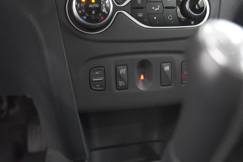 Dacia Sandero tce 90 tech road | trekhaak | navigatie | parkeersensoren