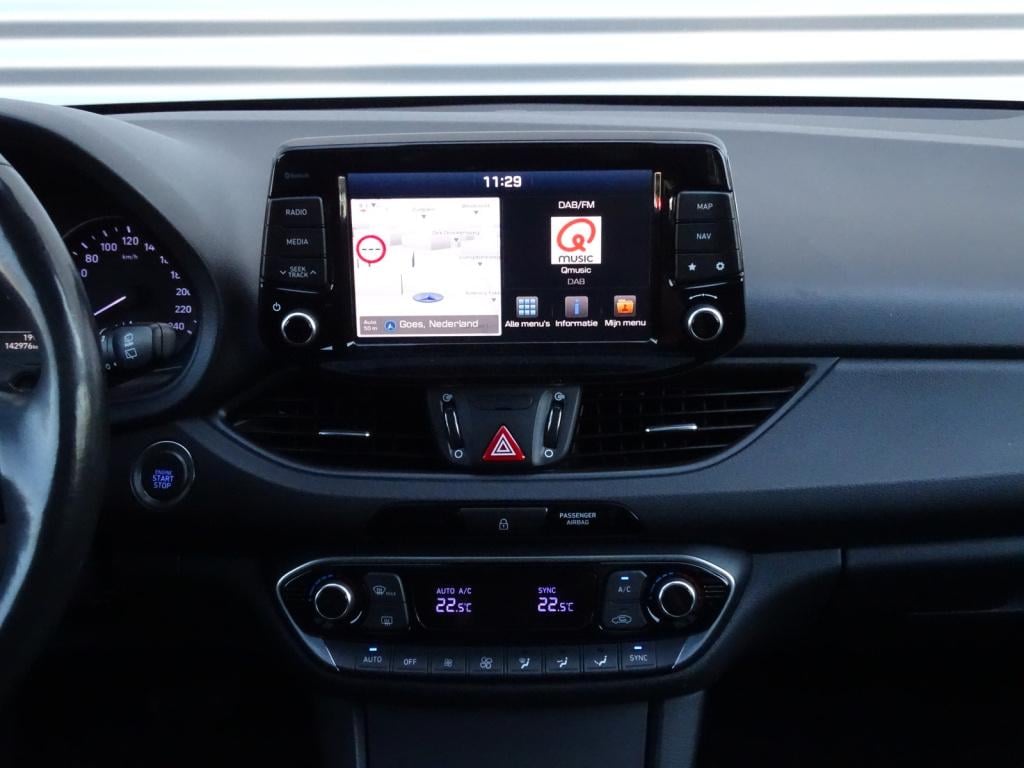 Hyundai I 30 wagon 1.4 t-gdi premium automaat | pano | trekhaak | led | sto