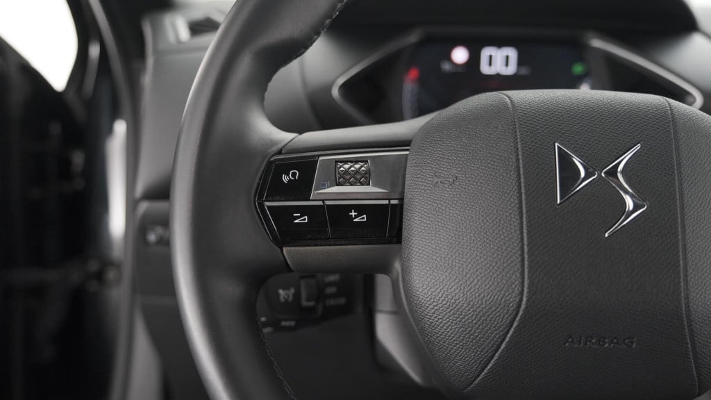 Ds Ds 3 crossback puretech 100 montmartre | parkeersensoren | apple carplay