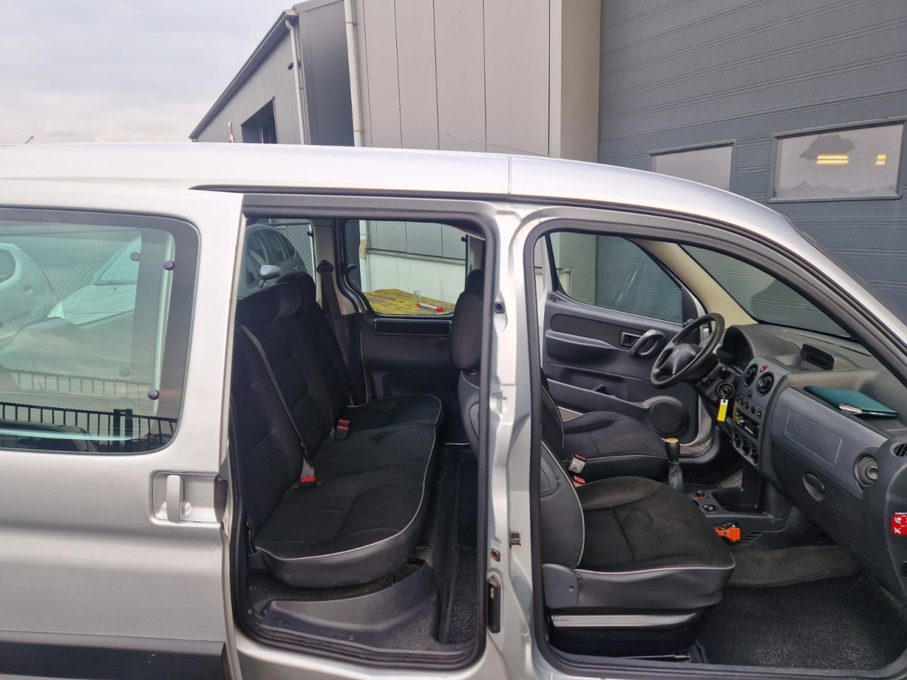 TE KOOP PEUGEOT PARTNER MPV 1.6 16V XT GEEL KENTEKEN 2 SCHUIFDEUREN