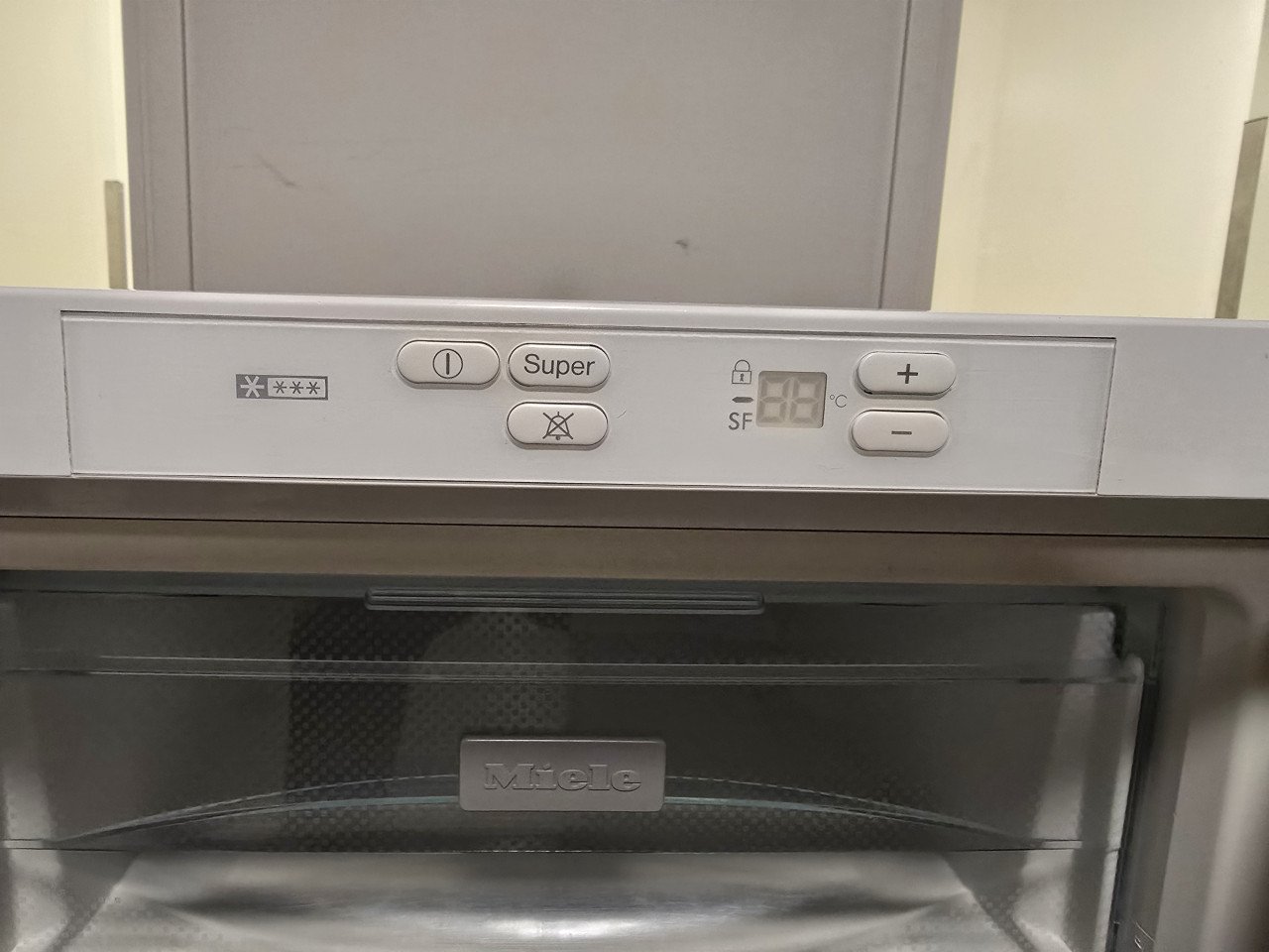 Te Koop Miele Vriezer 4 Lades