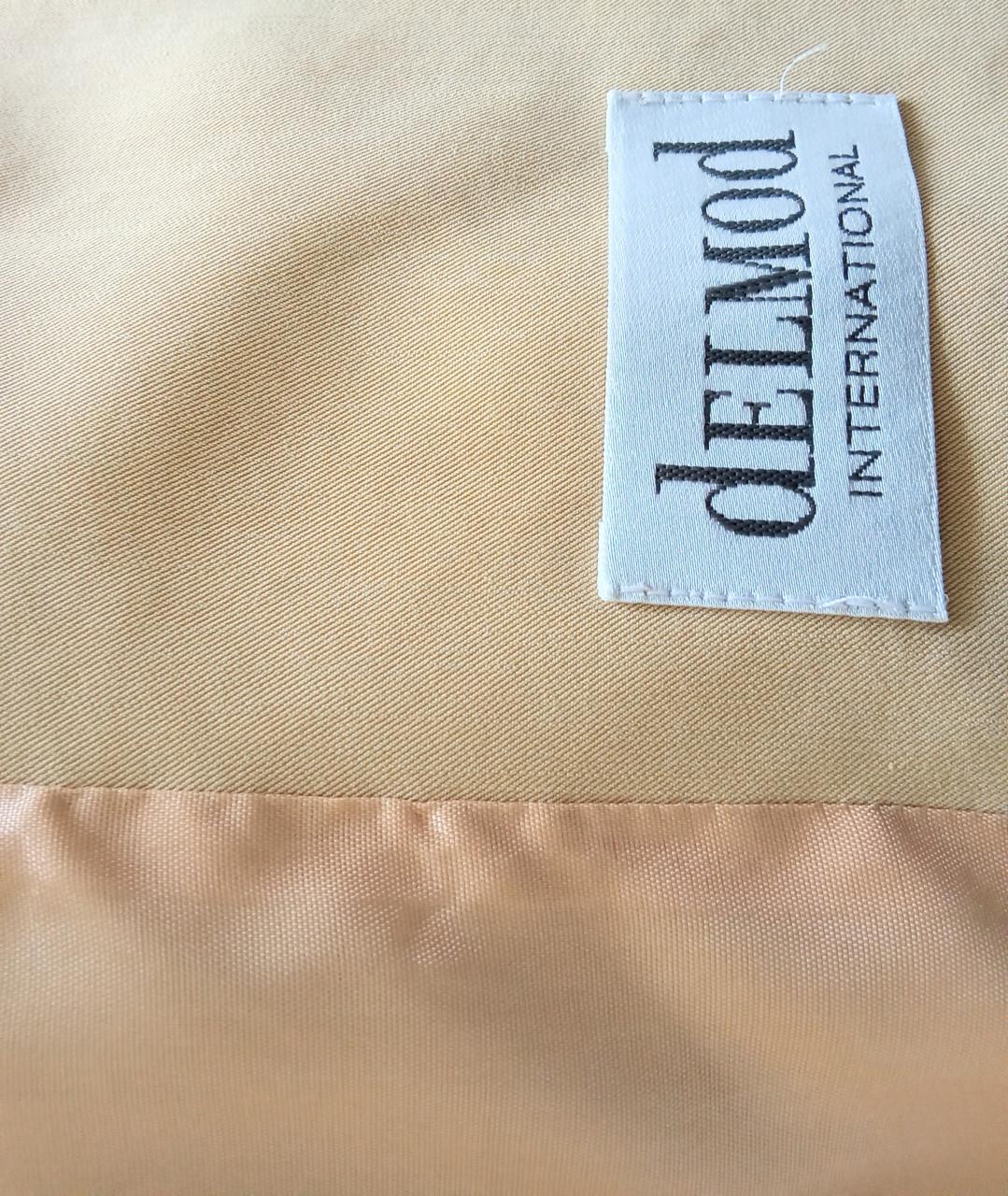 Prachtige beige, crème damesjas merk Delmod maat 42 -44