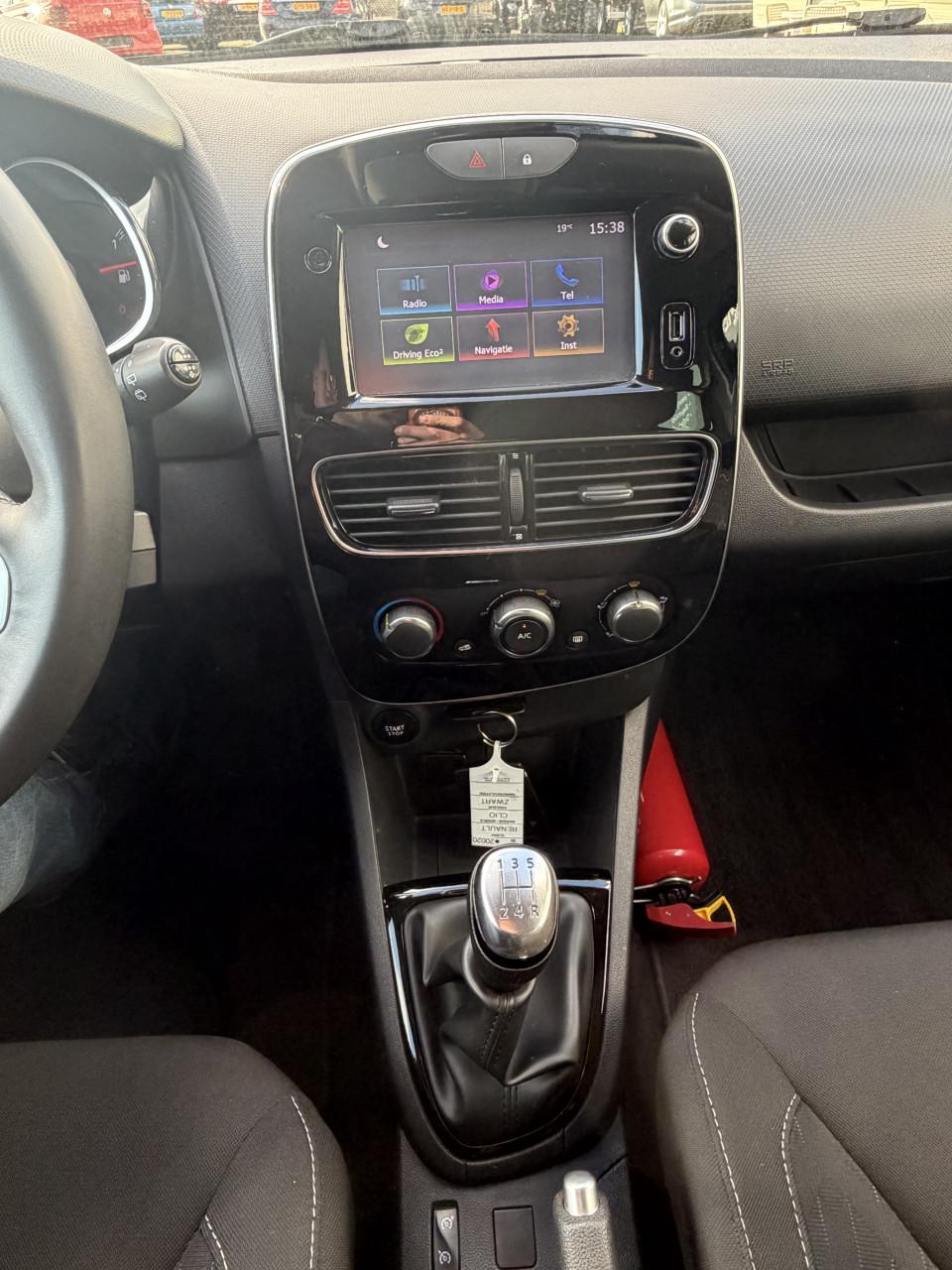 Renault Clio 1.2i Limited Bouwjaar 2018 NAP ! ! !