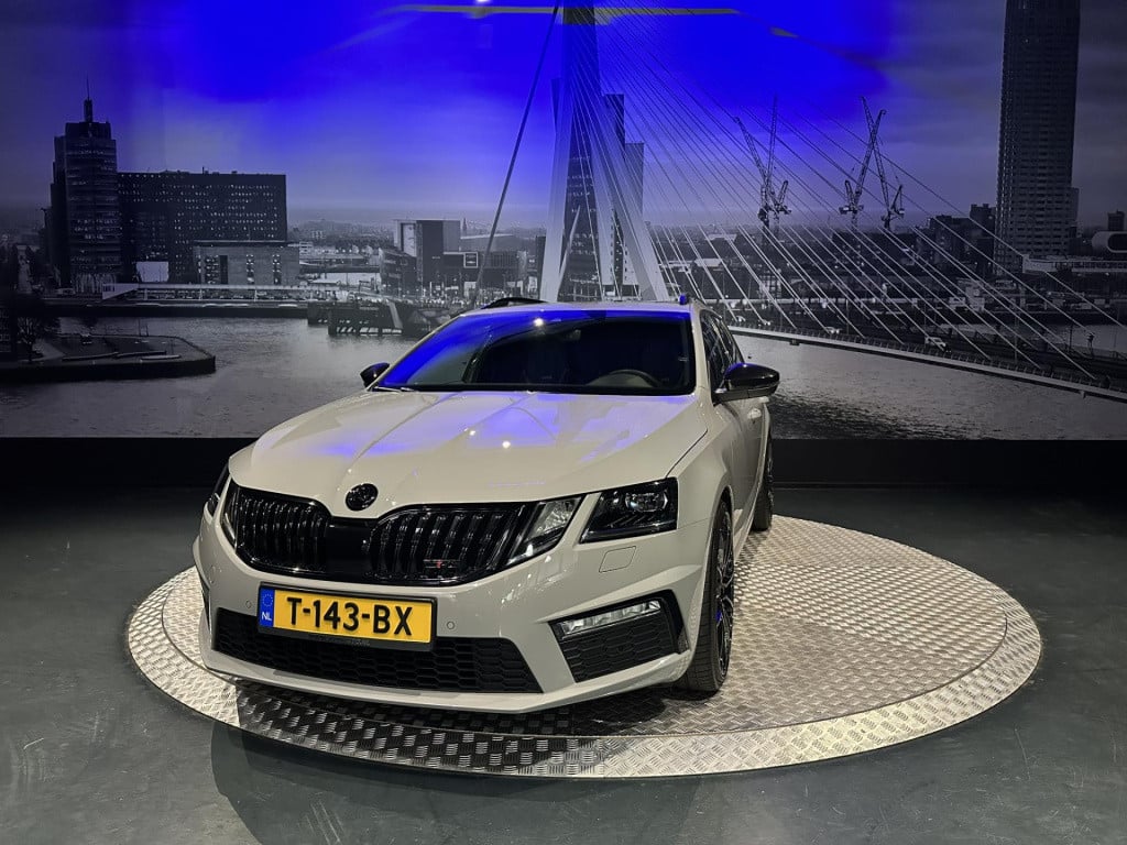Skoda Octavia combi 2.0 tsi rs 245 *full options*concaver wheels*milltek*to