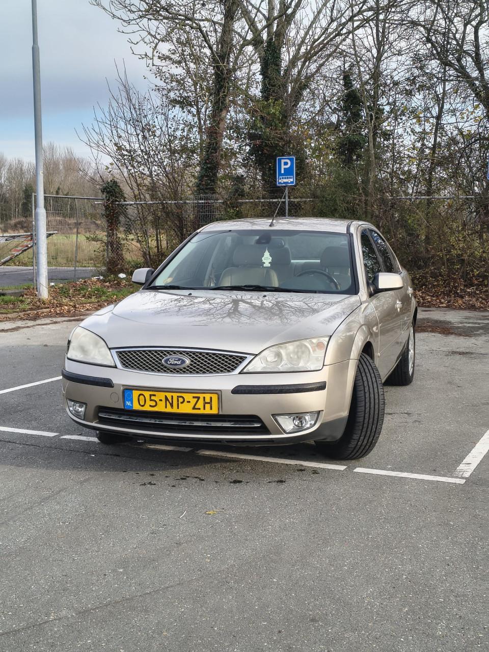 Ford Mondeo (2004), 2.0 liter, 5-deurs Ghia, handgeschakeld