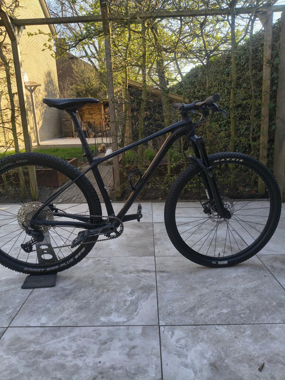 Merida limited edition mat zwart maat M