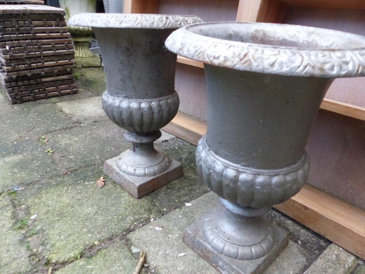Franse vaas tuinvaas gietijzer zilver 45 cm hoog 2 stuks