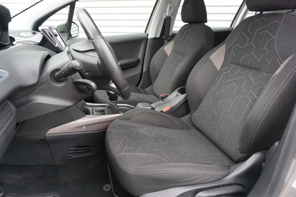 Peugeot 2008 1.2 puretech active airco / navi / cruise / pano / carplay / p