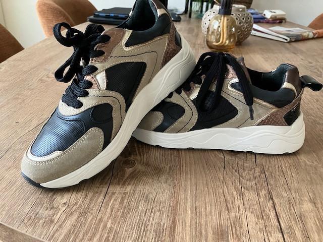 Schoenen, sneaker