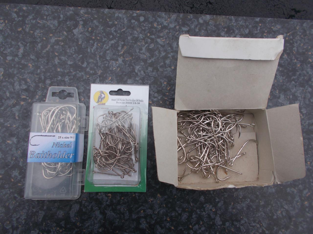 Zeehaken in doos  maat 5/0 ; 6/0 9/0 GERESERVEERD