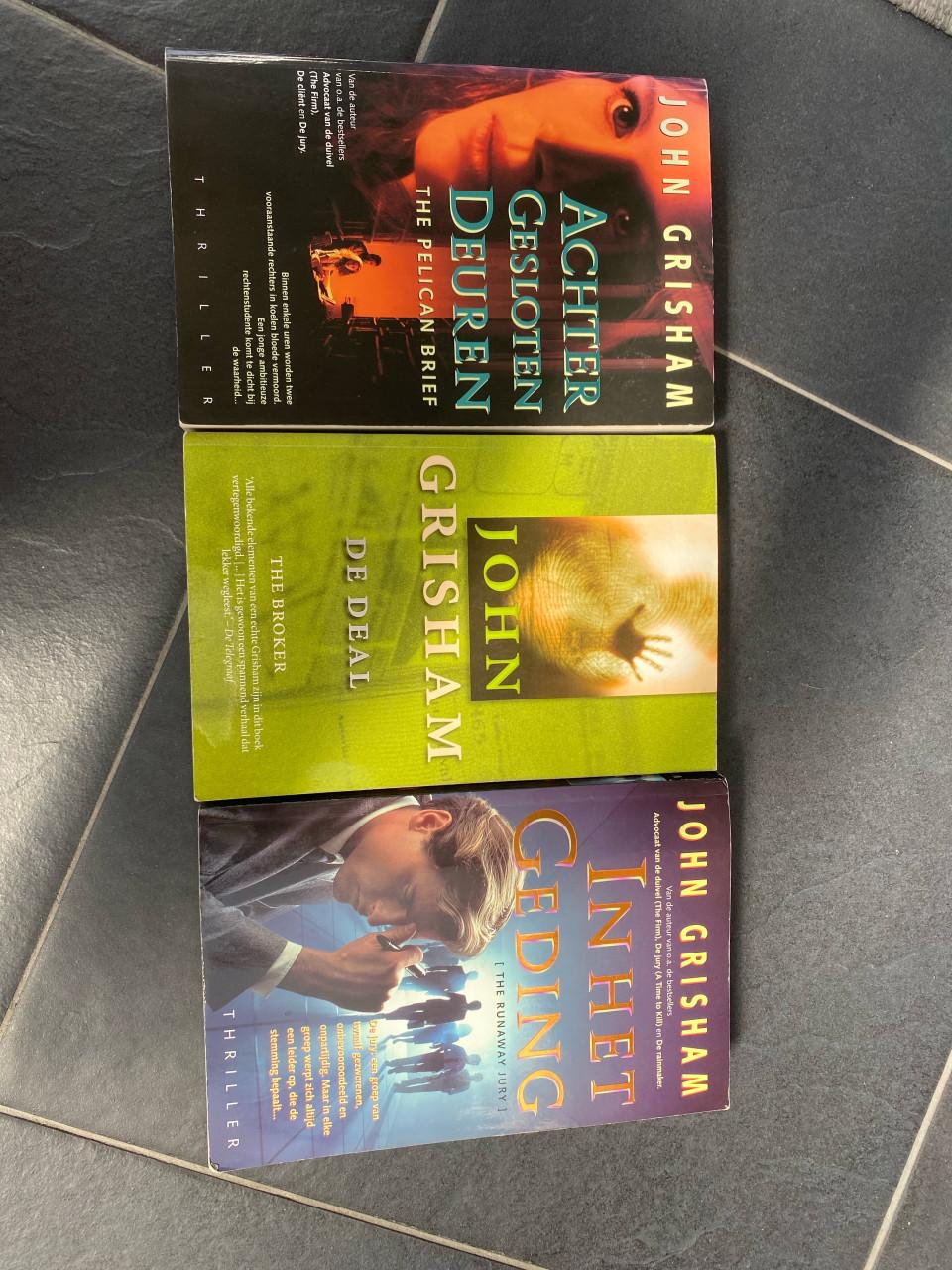 Te koop 3 boeken van John Grisham