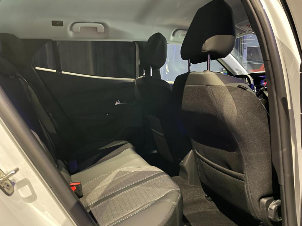 Peugeot 2008 1.2 puretech allure *camera*carplay*led*keyless