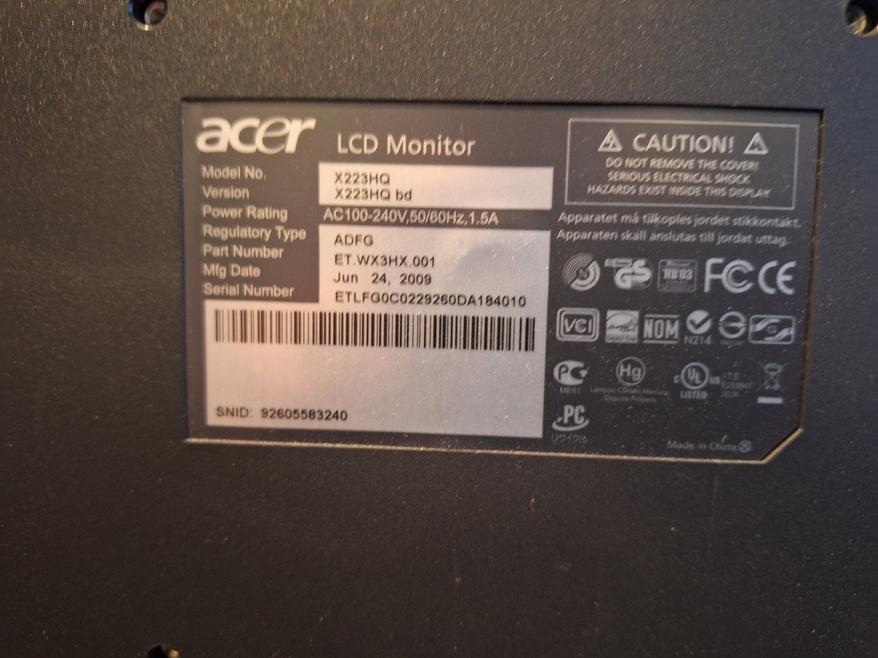 Te koop: Acer pc scherm en Dell laptop met dockingstation
