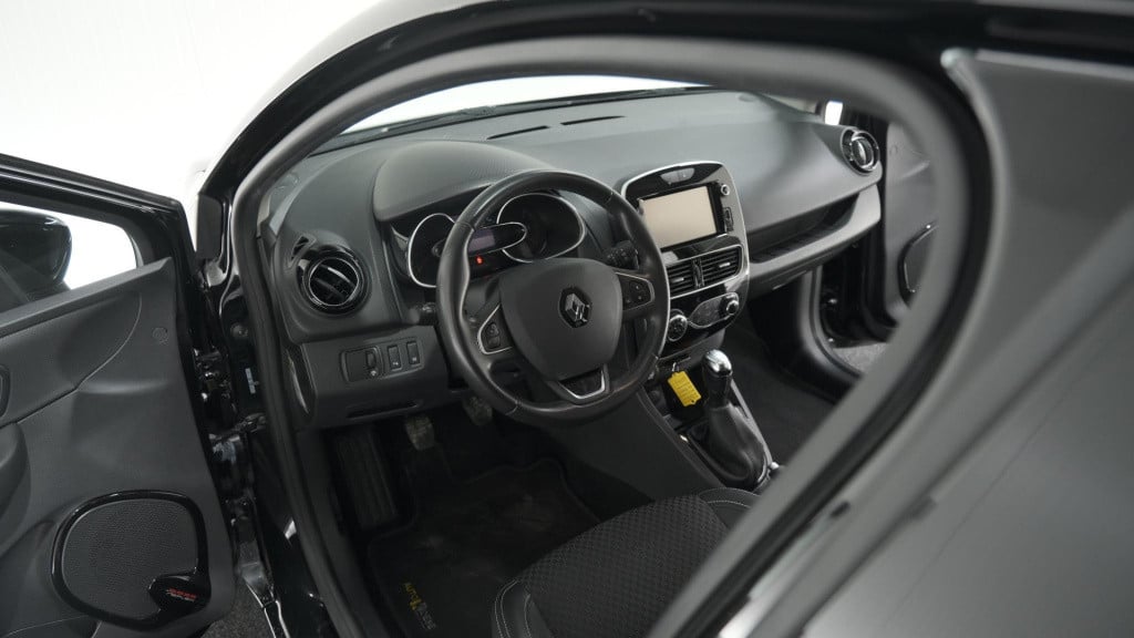 Renault Clio estate tce 90 intens | trekhaak | navigatie | parkeersensoren 