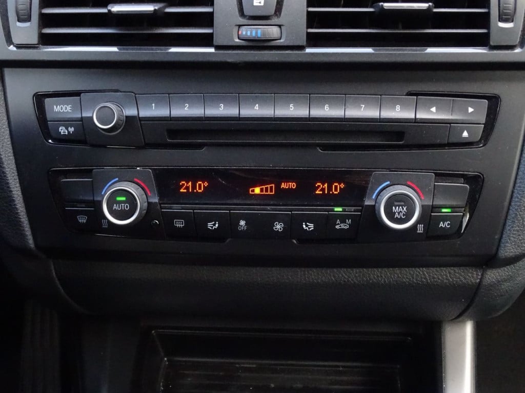 BMW 1 Serie 114i | 18" | bluetooth