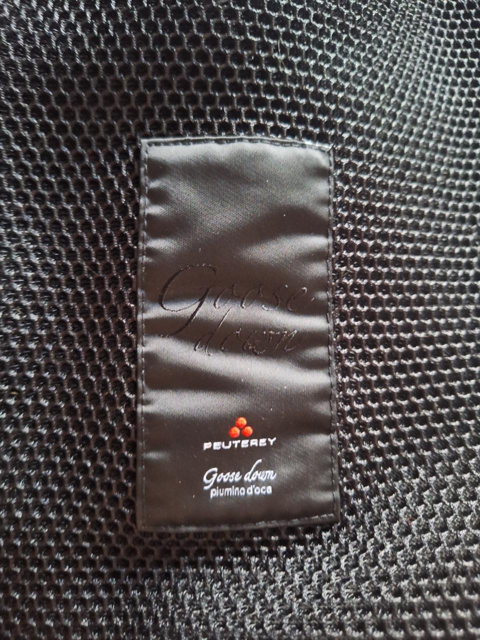 Prachtige nette jas Peuterey gekocht Hugo boss Hulst