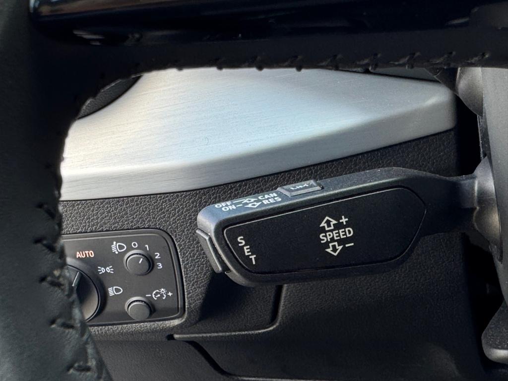 Audi Q2 30 tfsi design * camera * carplay * clima