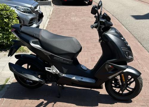 Peugeot Speedfight 4 - 2021- 8292 km - matzwart-goed onderhouden