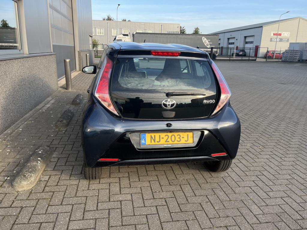 Toyota Aygo 1.0 vvt-i x-play