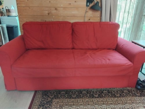 Gratis Rode Slaapbank op te halen in Oost-Souburg