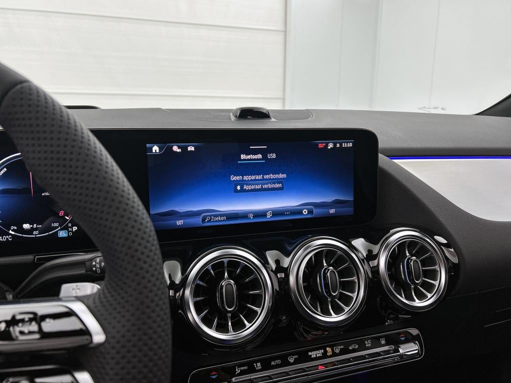 Mercedes-Benz Gla-klasse 250 e business solution amg | premium plus | night