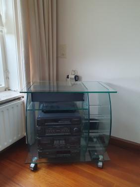 GLAZEN TV EN APPARATUUR OPBERGMEUBEL , GRATIS OPHALEN