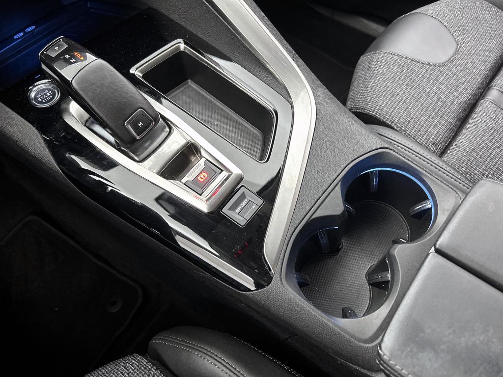 Peugeot 3008 1.2 puretech blue lease premium avantage