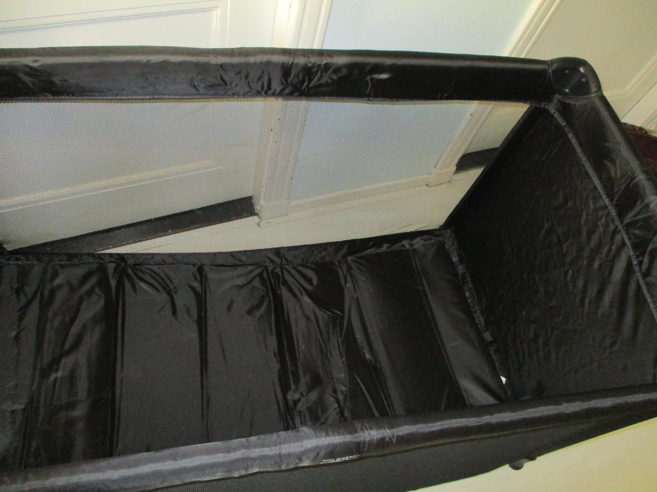 Te koop Prenetal campingbedje met matras