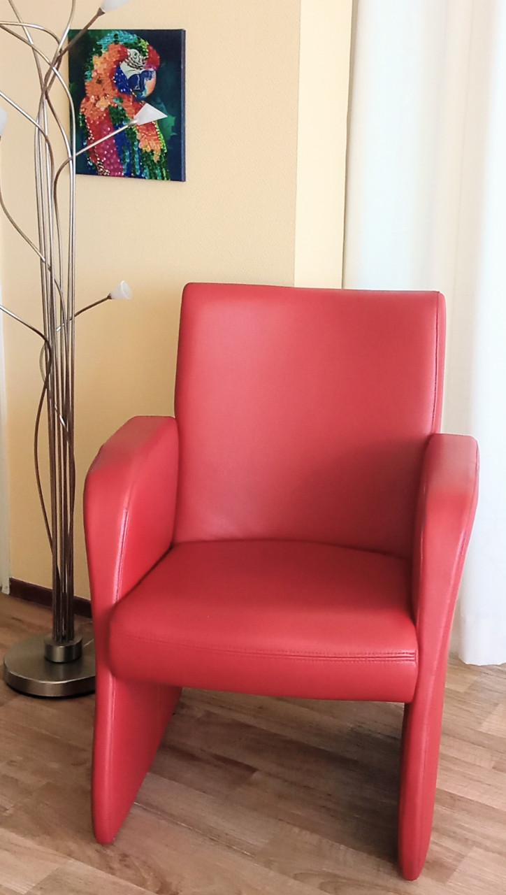 Leuk rood stoeltje