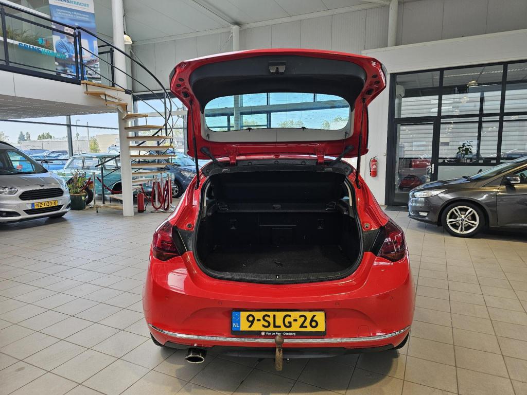 Opel Astra 1.6 turbo cosmo