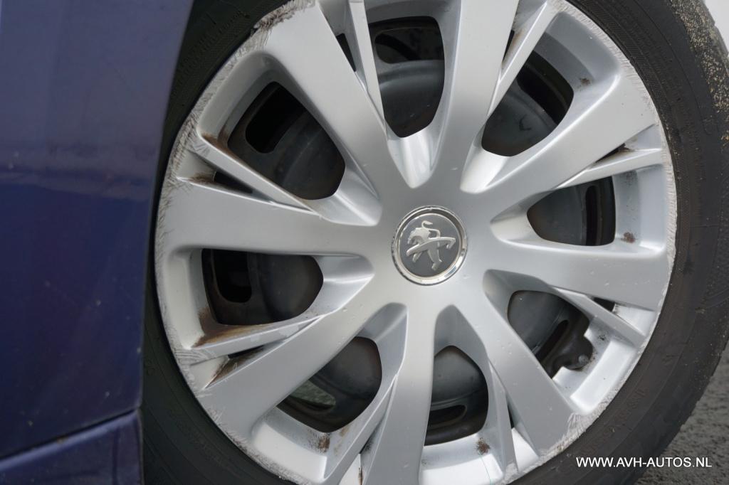 Peugeot 208 1.2 puretech blue lion