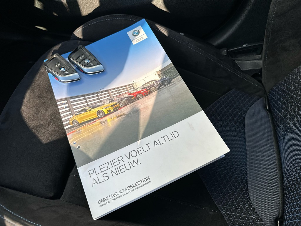 BMW X2 sdrive20i high executive // schaalstoelen // m pakket //