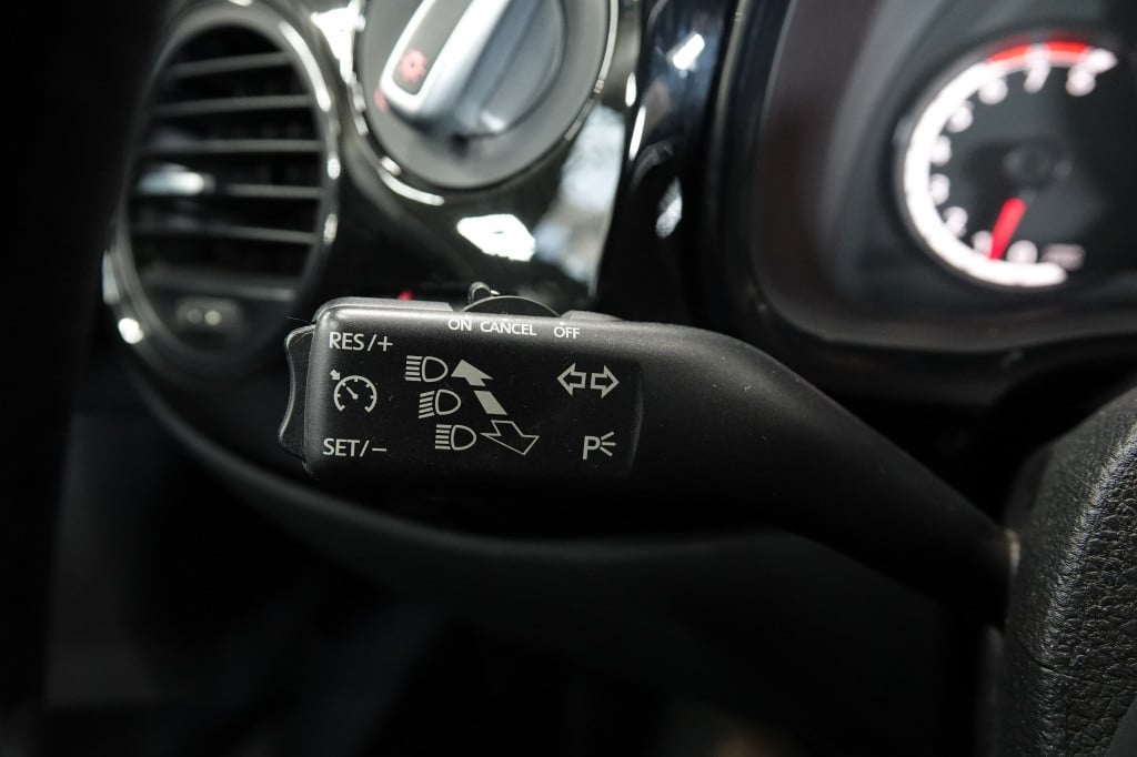 Volkswagen New Beetle 1.2 tsi | navi | bluetooth | airco |