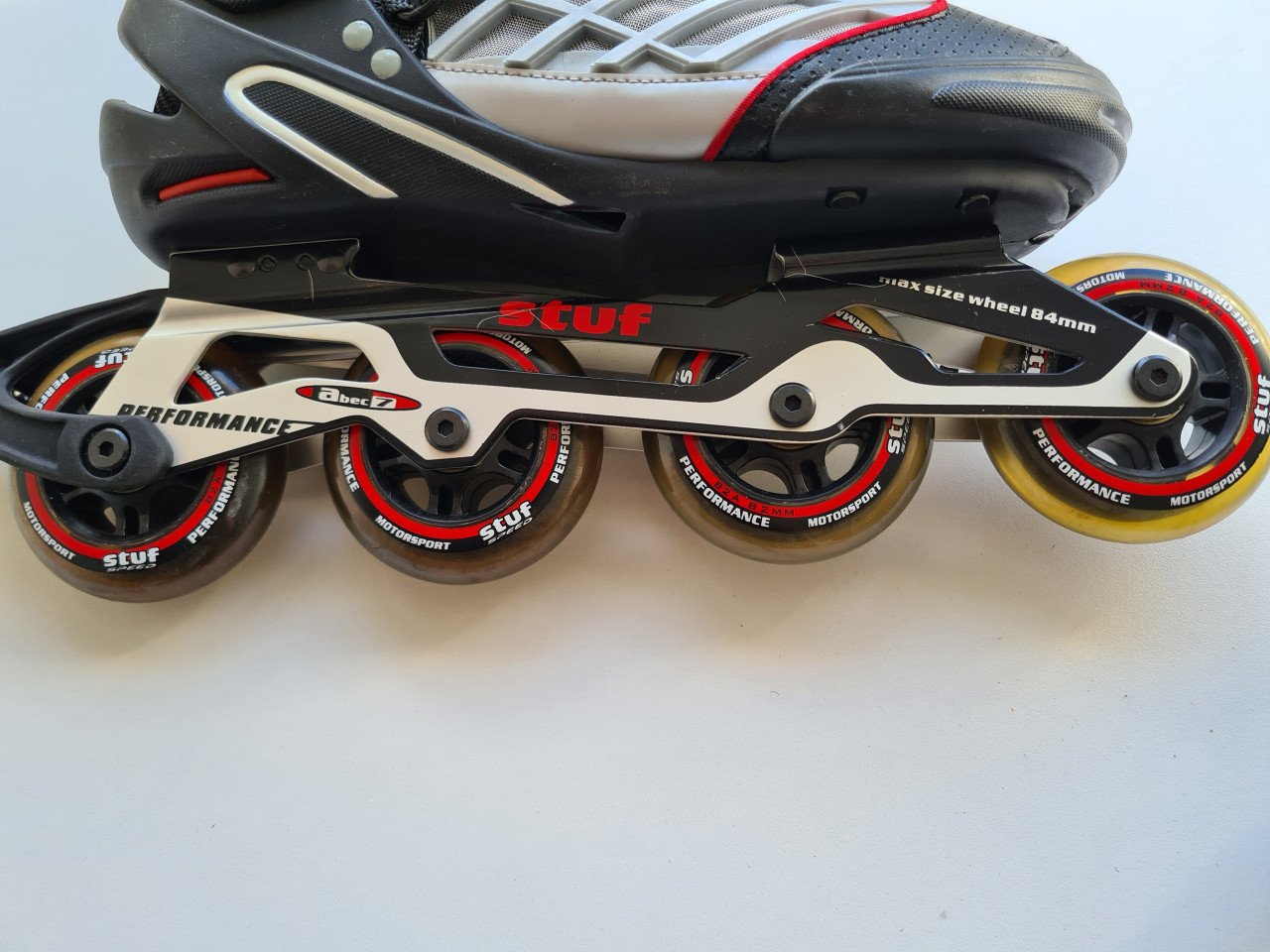 Stuf Performance Skeelers Maat 42 + bescherming van Spex