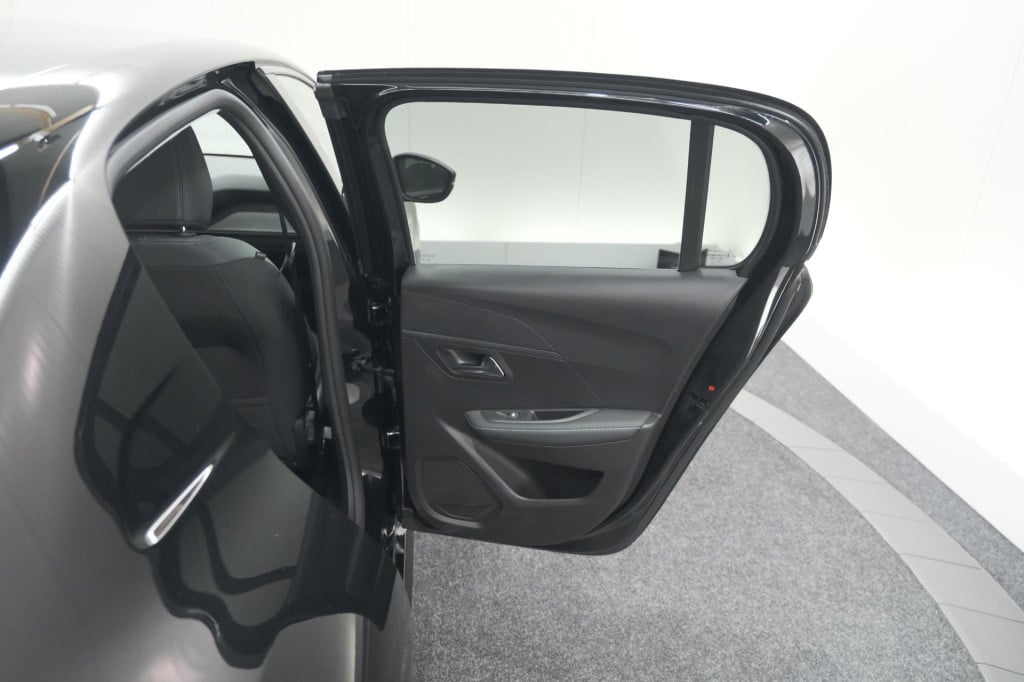Peugeot 208 puretech 100 allure pack | camera | apple carplay | stoelverwar