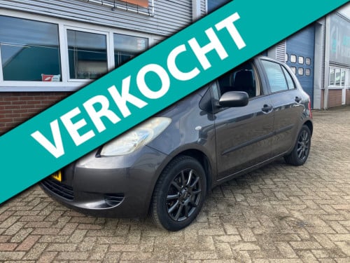 Toyota Yaris 1.3 vvti terra car-play