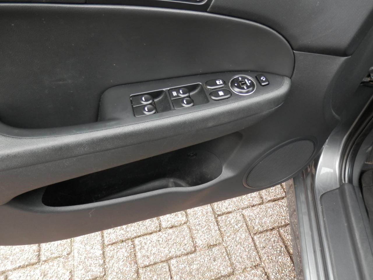Auto Garant Biedt Aan: Hyundai I 30 1.6i