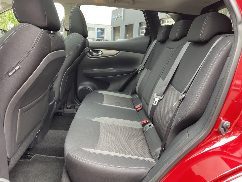 Nissan Qashqai 1.2 n-connecta design pack | trekhaak | panoramadak | naviga