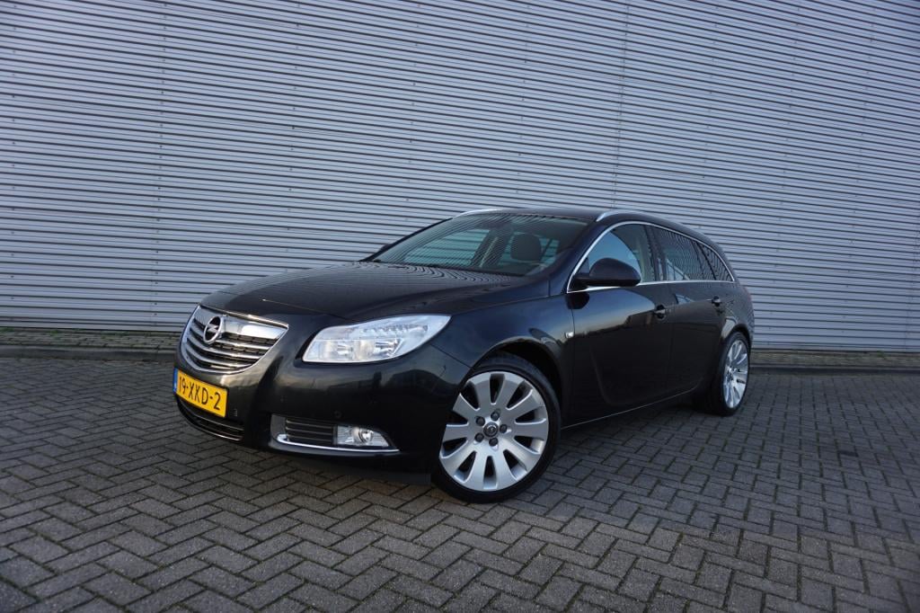 Opel Insignia sports tourer 1.6 t cosmo climate / navi / cruise / leder / p
