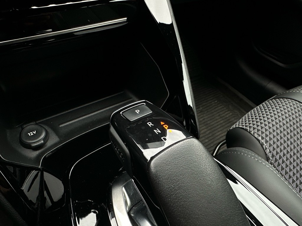 Peugeot 208 1.2 puretech gt-line // automaat //