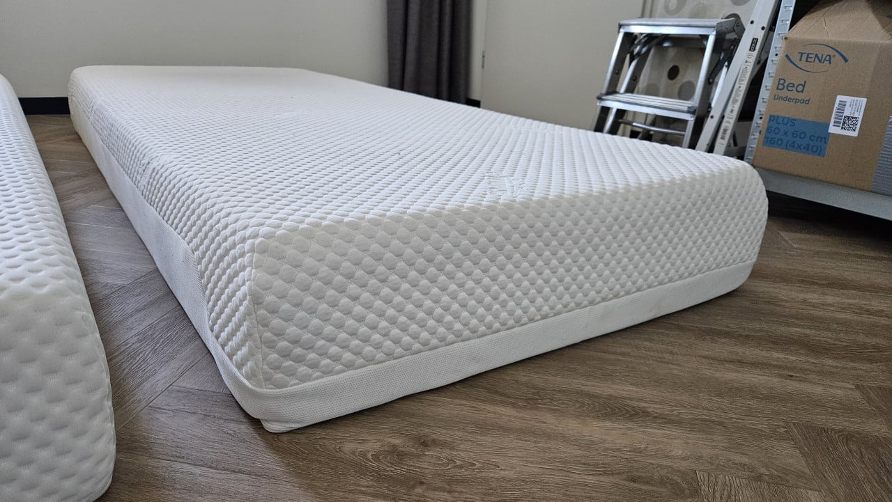 TEMPUR matras 2X ( serie CLOUD, 22 cm dik )