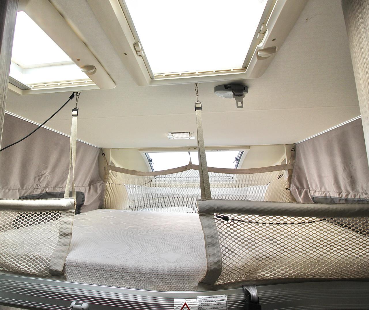 Challenger Genesis 288EB (Queensbed + Hefbed, Als nieuw!!!)