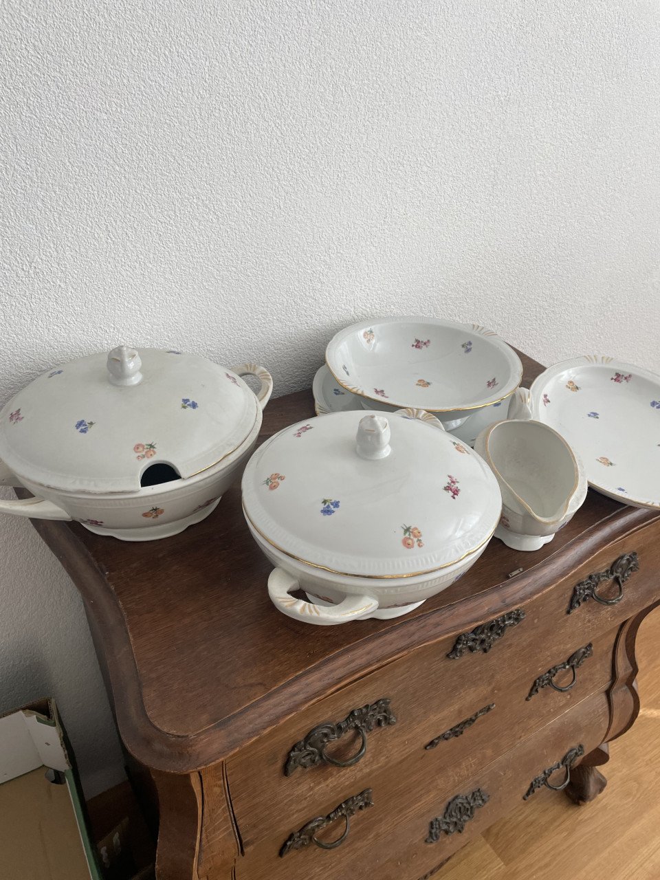 Set porseleinen schalen van Chodzie (Polen). S.v.p. ophalen